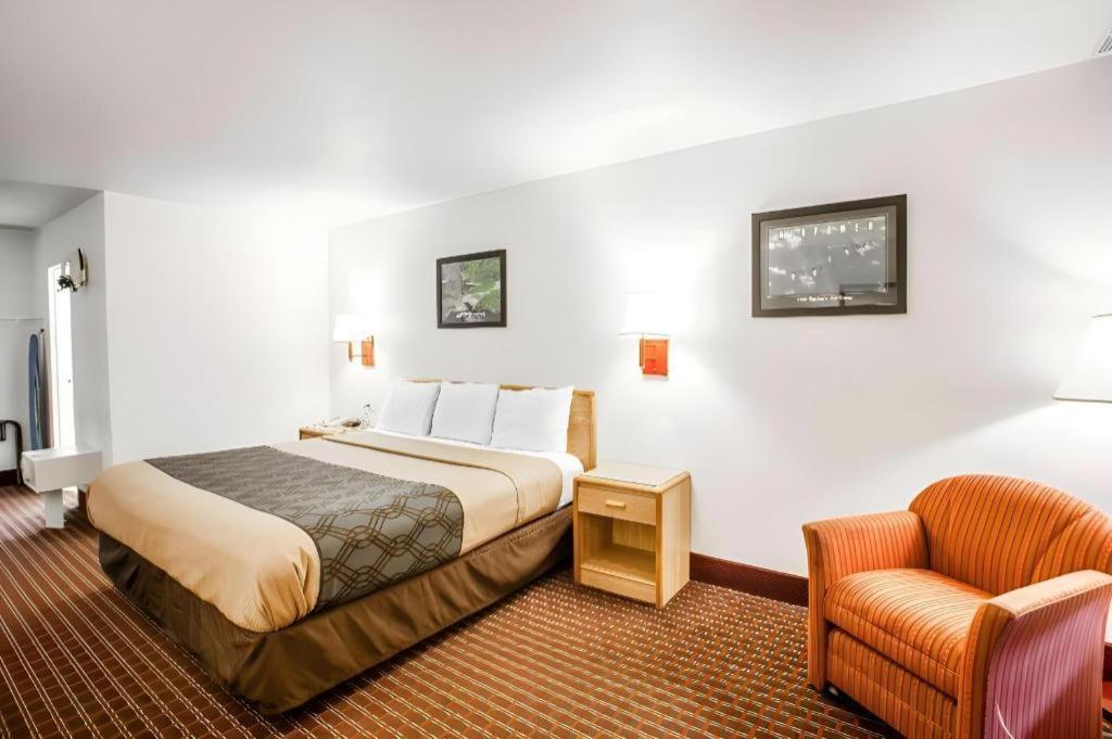 Econo Lodge Truman Inn Sedalia Eksteriør billede