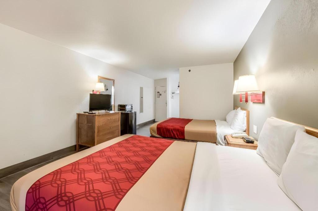 Econo Lodge Truman Inn Sedalia Eksteriør billede