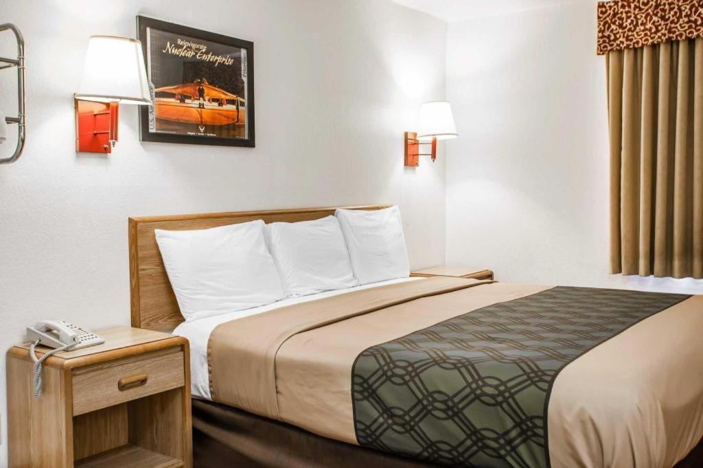 Econo Lodge Truman Inn Sedalia Eksteriør billede