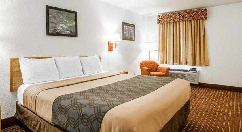 Econo Lodge Truman Inn Sedalia Eksteriør billede